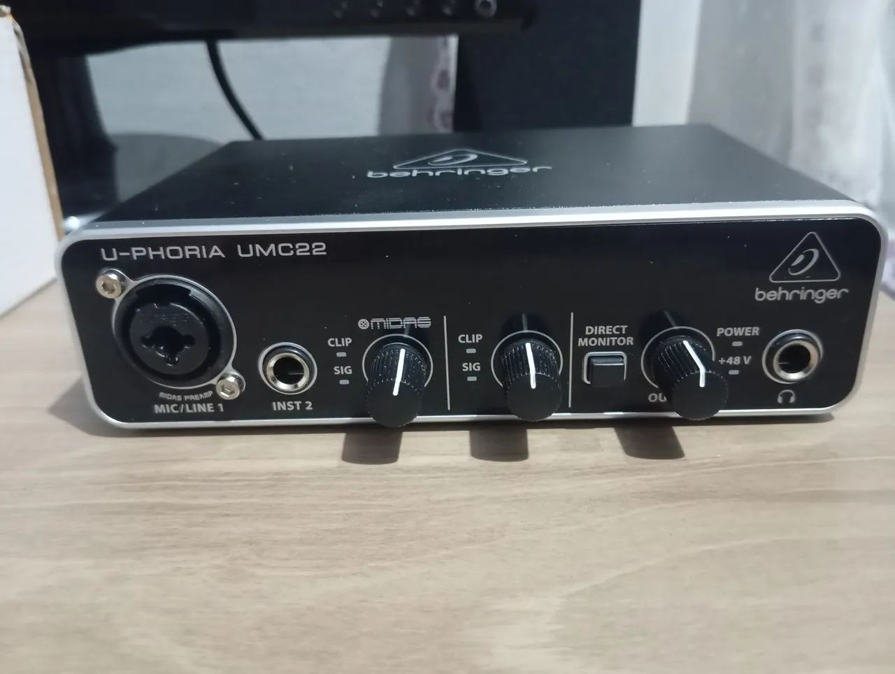 Interface de Áudio Behringer U-Phoria UMC22 Seminova - Foto 3