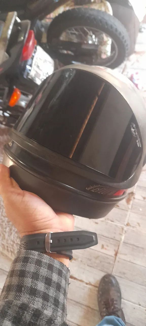 Capacetes. 65$. Excelentes  - Foto 2