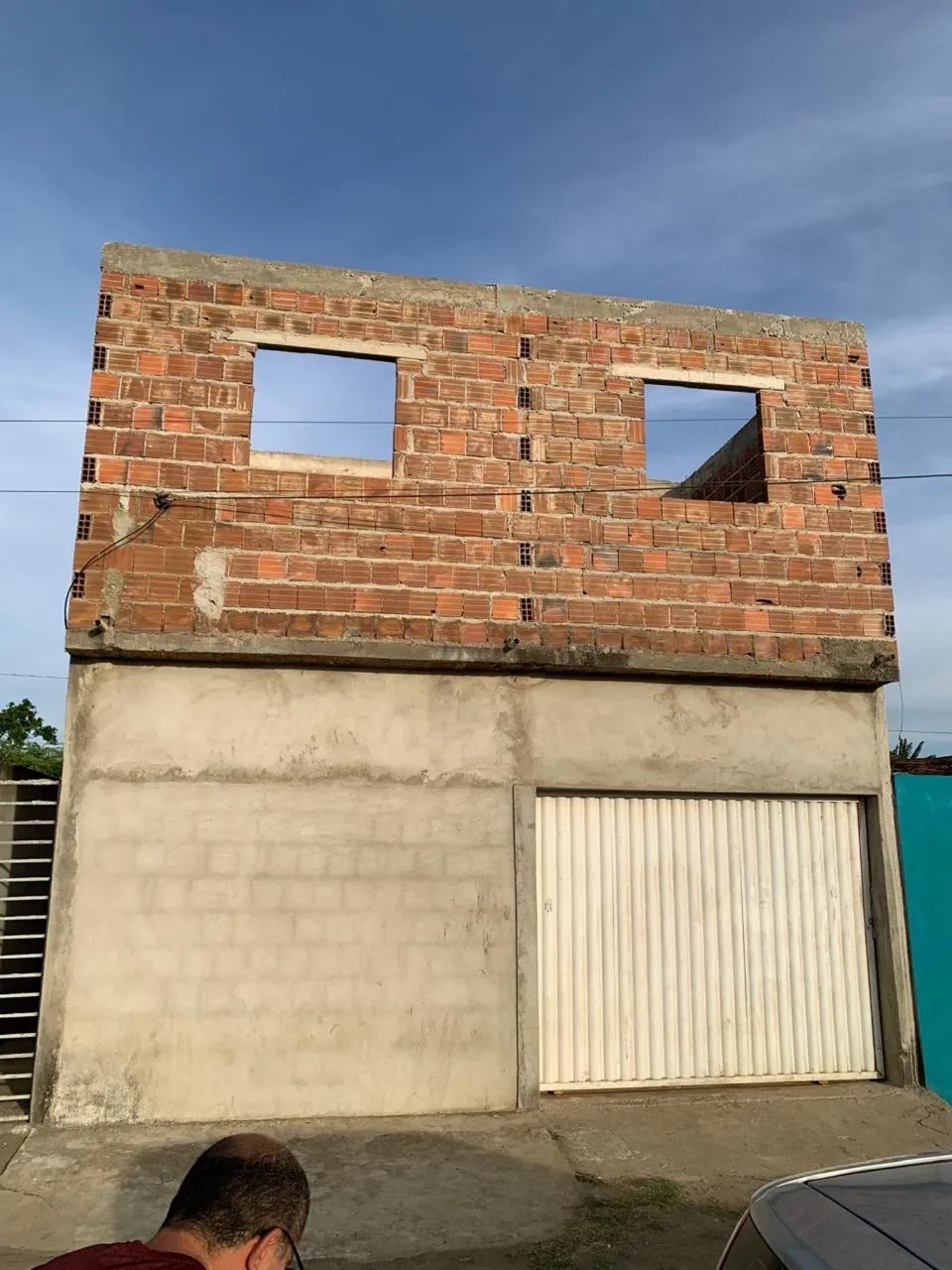 Vendo casa com 1º andar