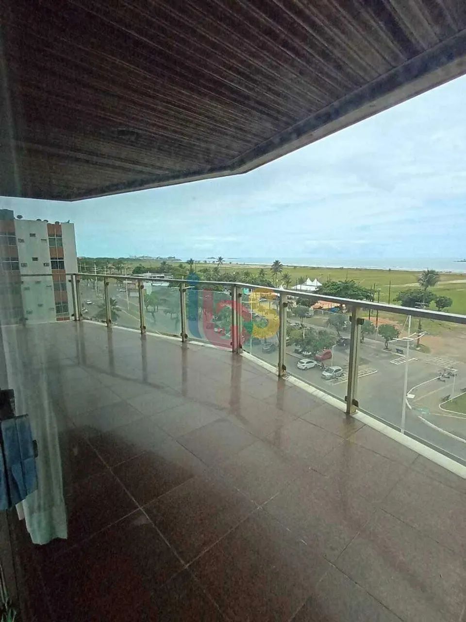 Alugo Apartamento com 04 Quartos na Avenida Soares Lopes