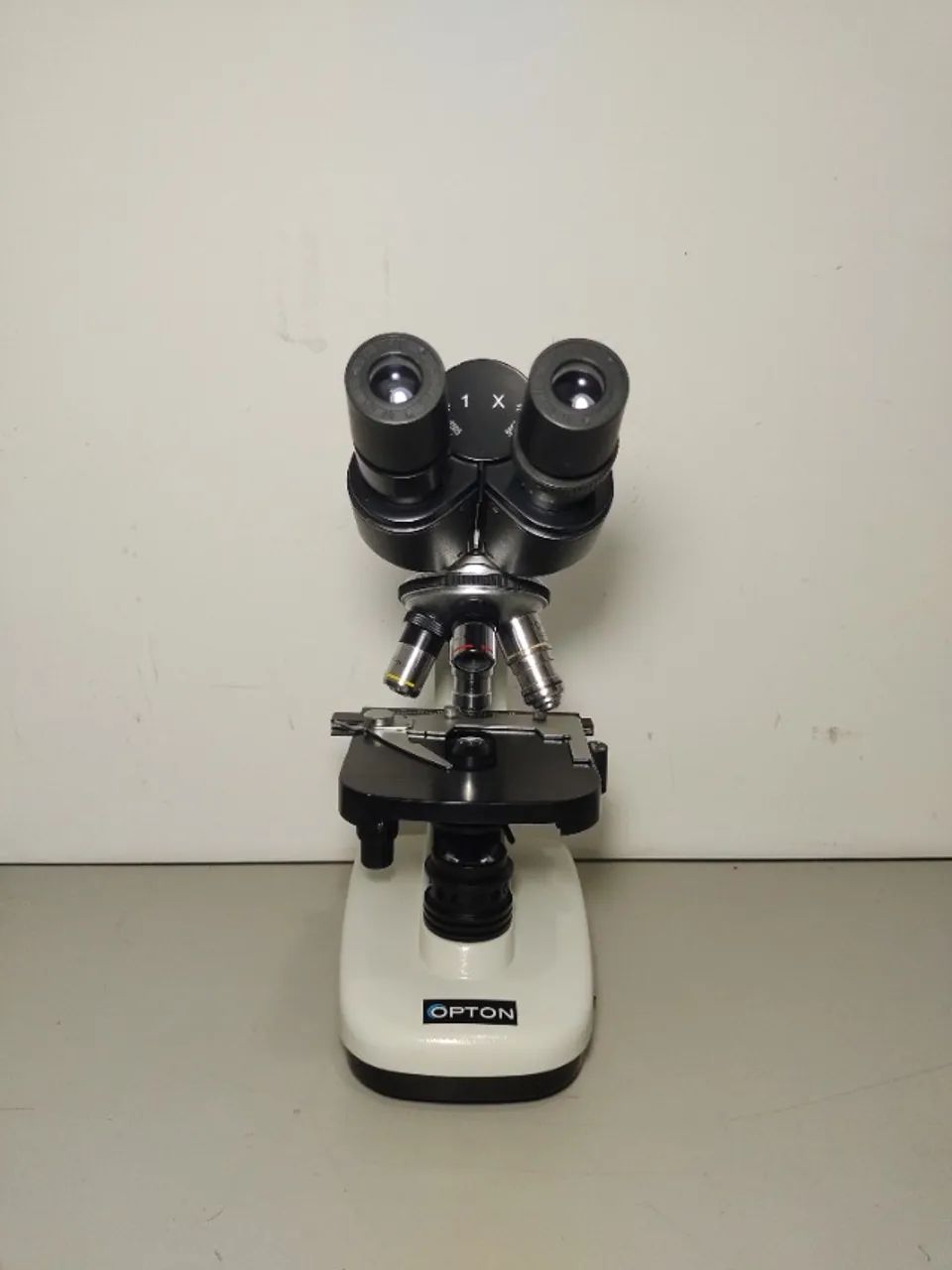 Microscópio Opton - Foto 2