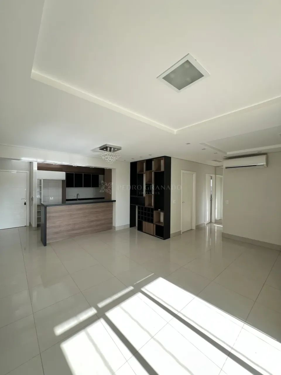 Apartamento com 02 dormitórios - Zona 07