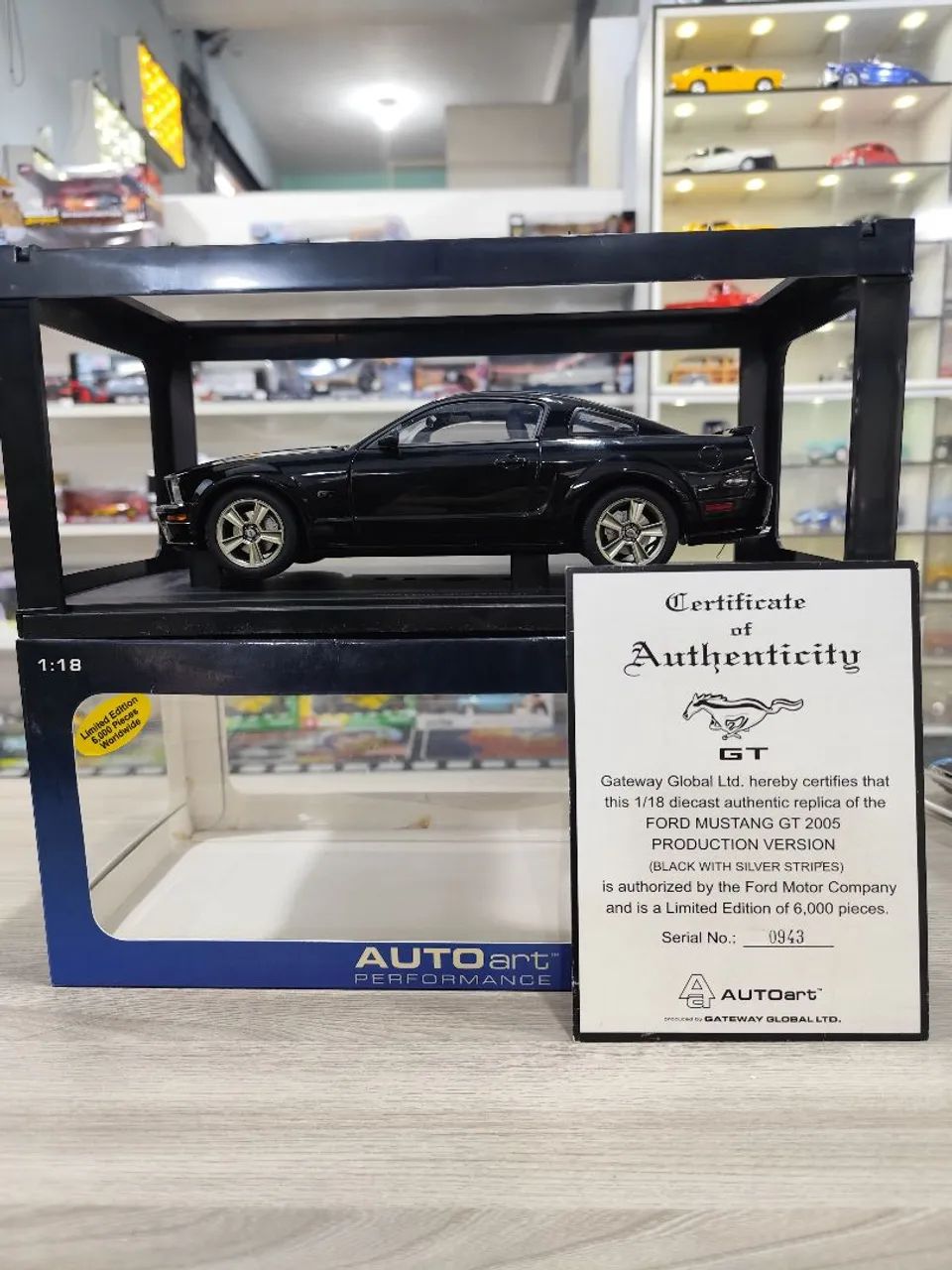 Miniatura Ford Mustang GT 2005 1/18 AUTOart Edicao Limitada