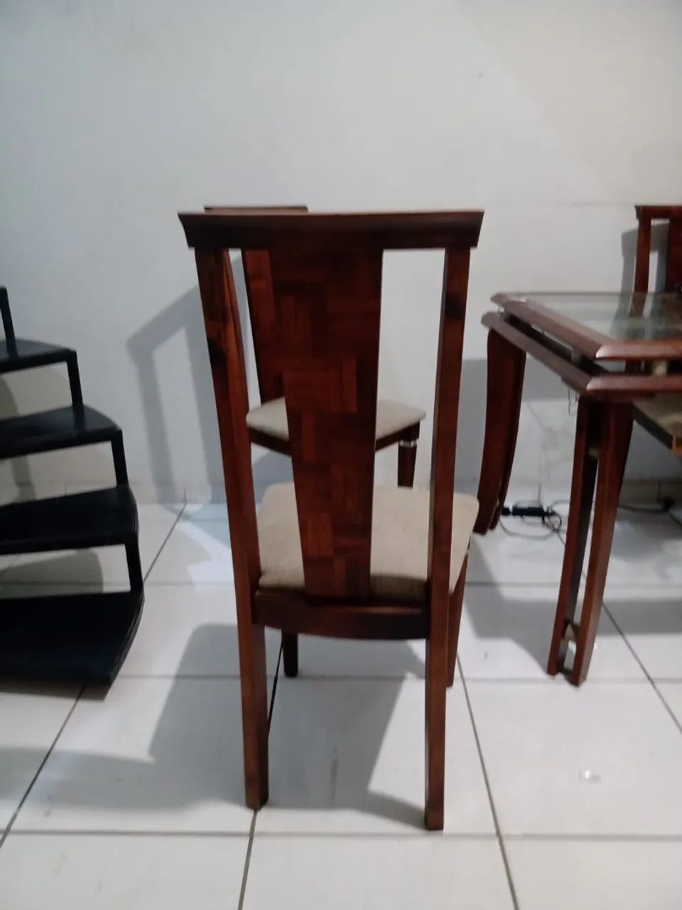 Mesa de Jantar com Tampo de Vidro + 5 Cadeiras - Foto 3