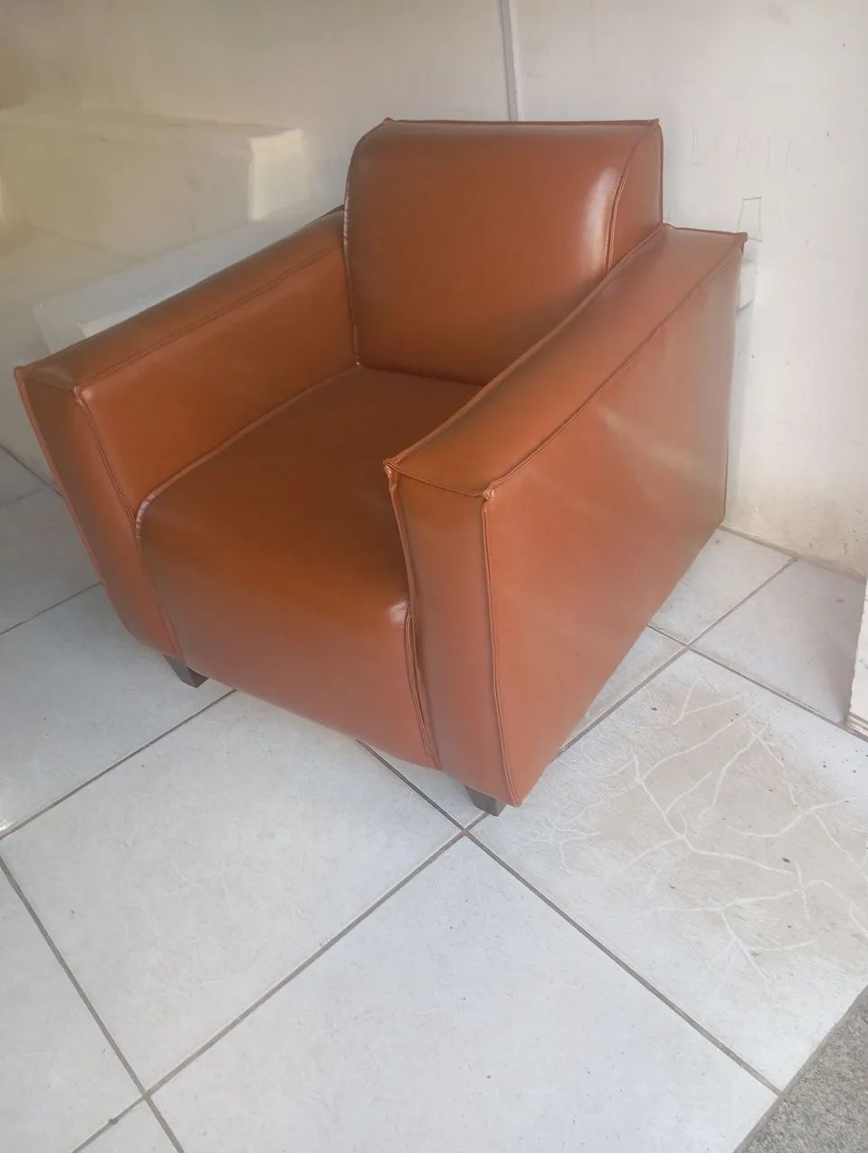 Poltrona em couro sinteco mega promoção  - Foto 3