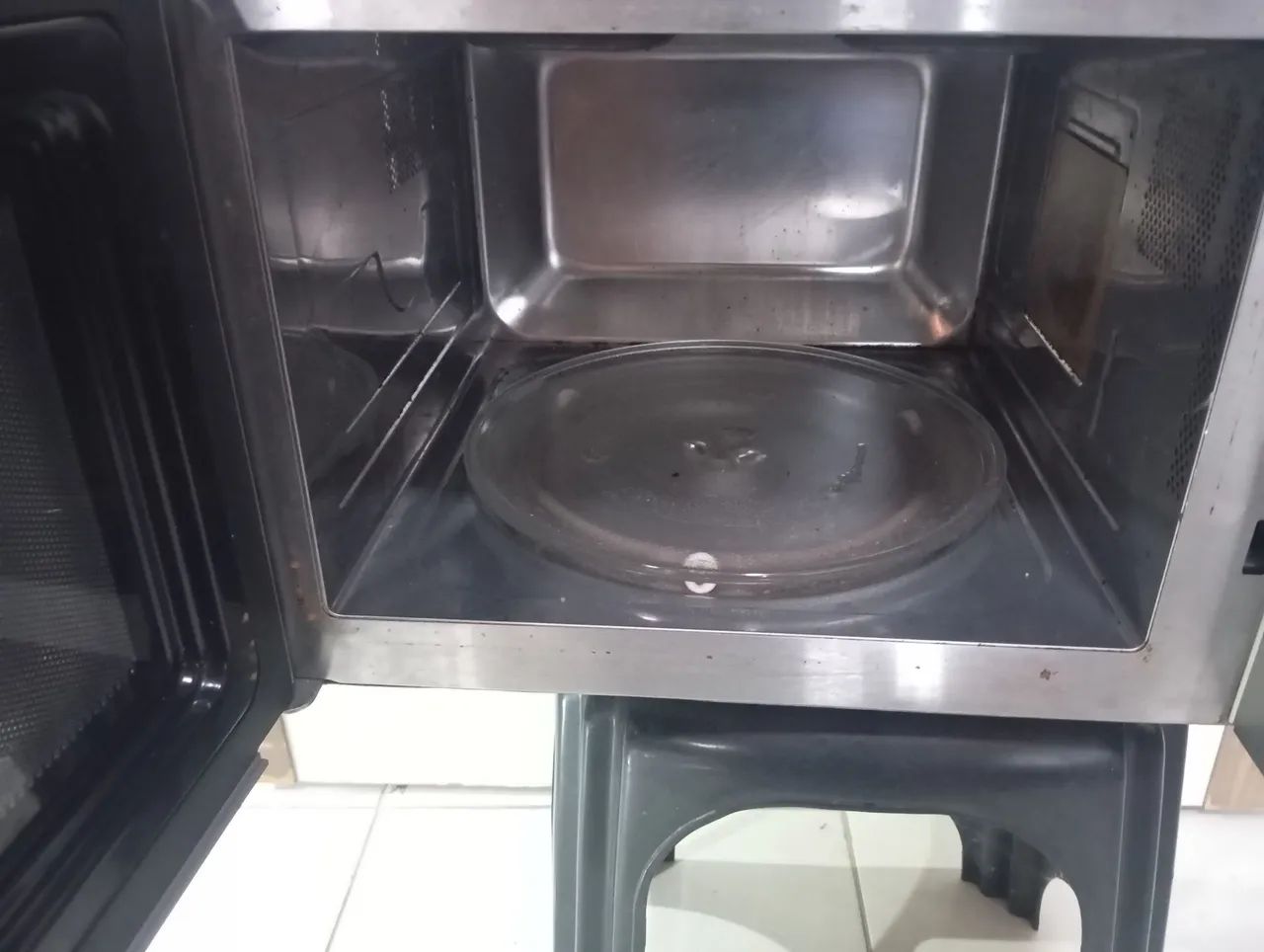 Microondas Eletrolux inox com grill  - Foto 2