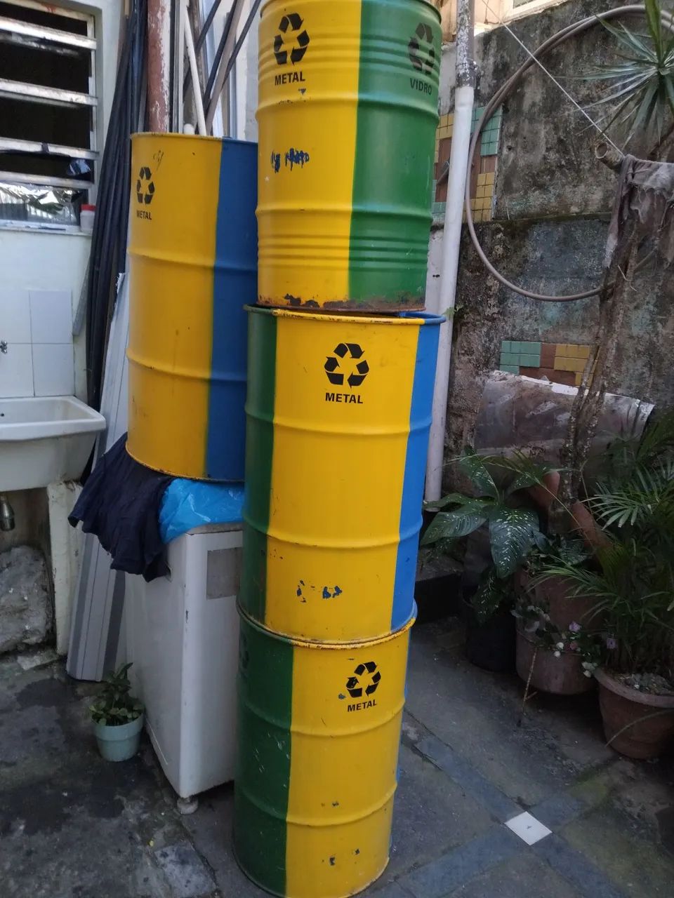 Latão 4 deles reciclagem separação total, vidros, alumínio, papéis,metas - Foto 2
