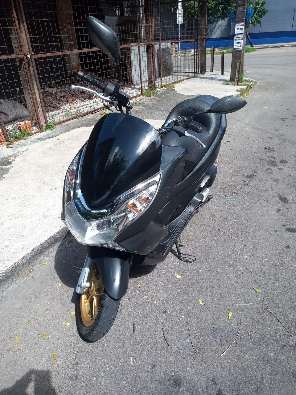 PCX DLX 2015 - Foto 3