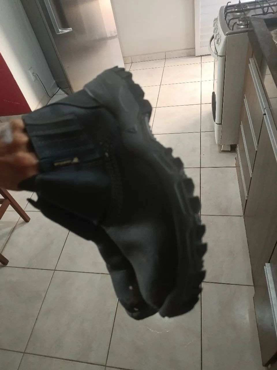 Bota EPI. Bico de aço número 41/42 - Foto 2