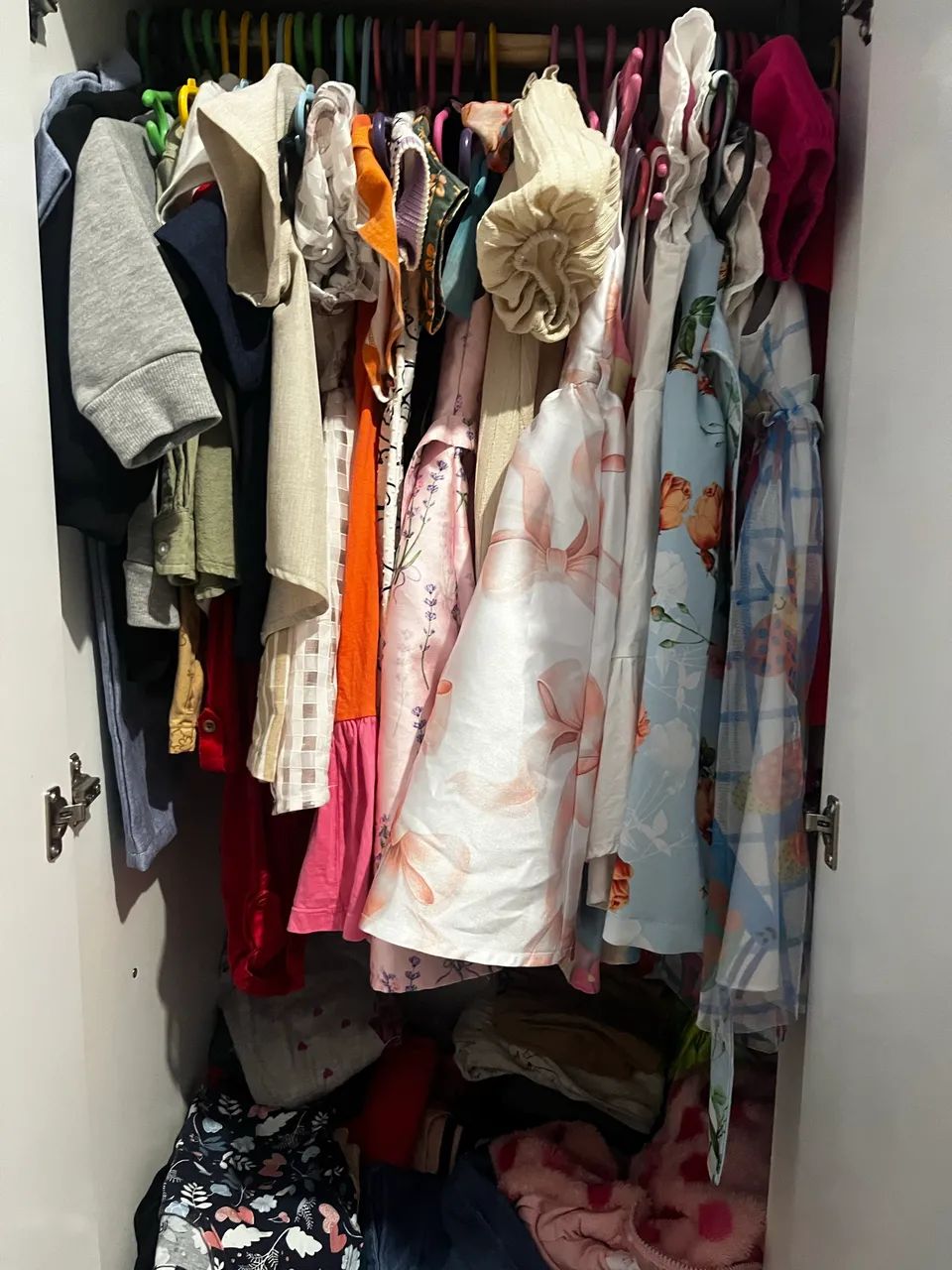 Guarda roupa 6 portas e duas gavetas  - Foto 3