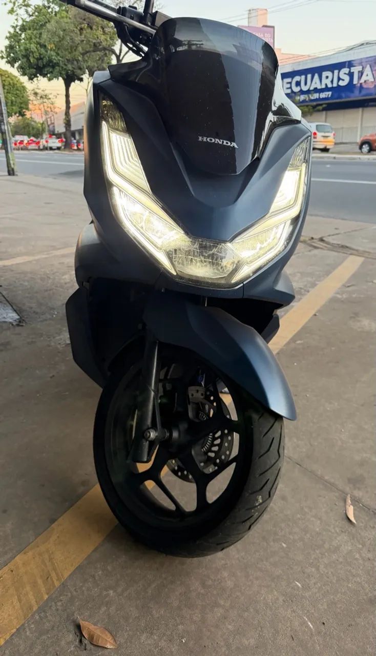PCX linda azul 