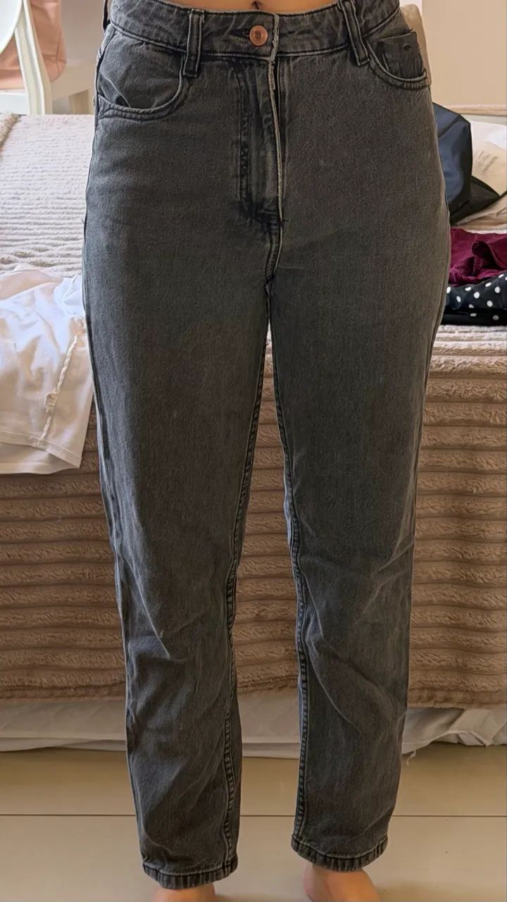 calça cinza 