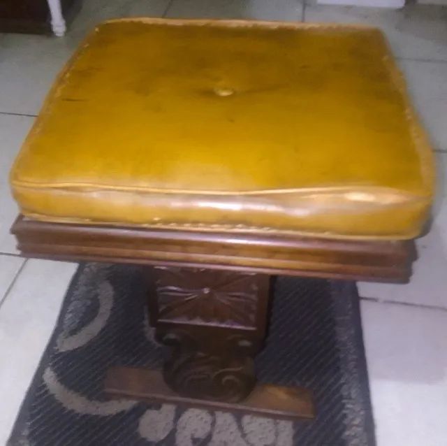 Antigas banqueta de jacarandá no feitio quadrangular com estofado laterais entalhadas* - Foto 2