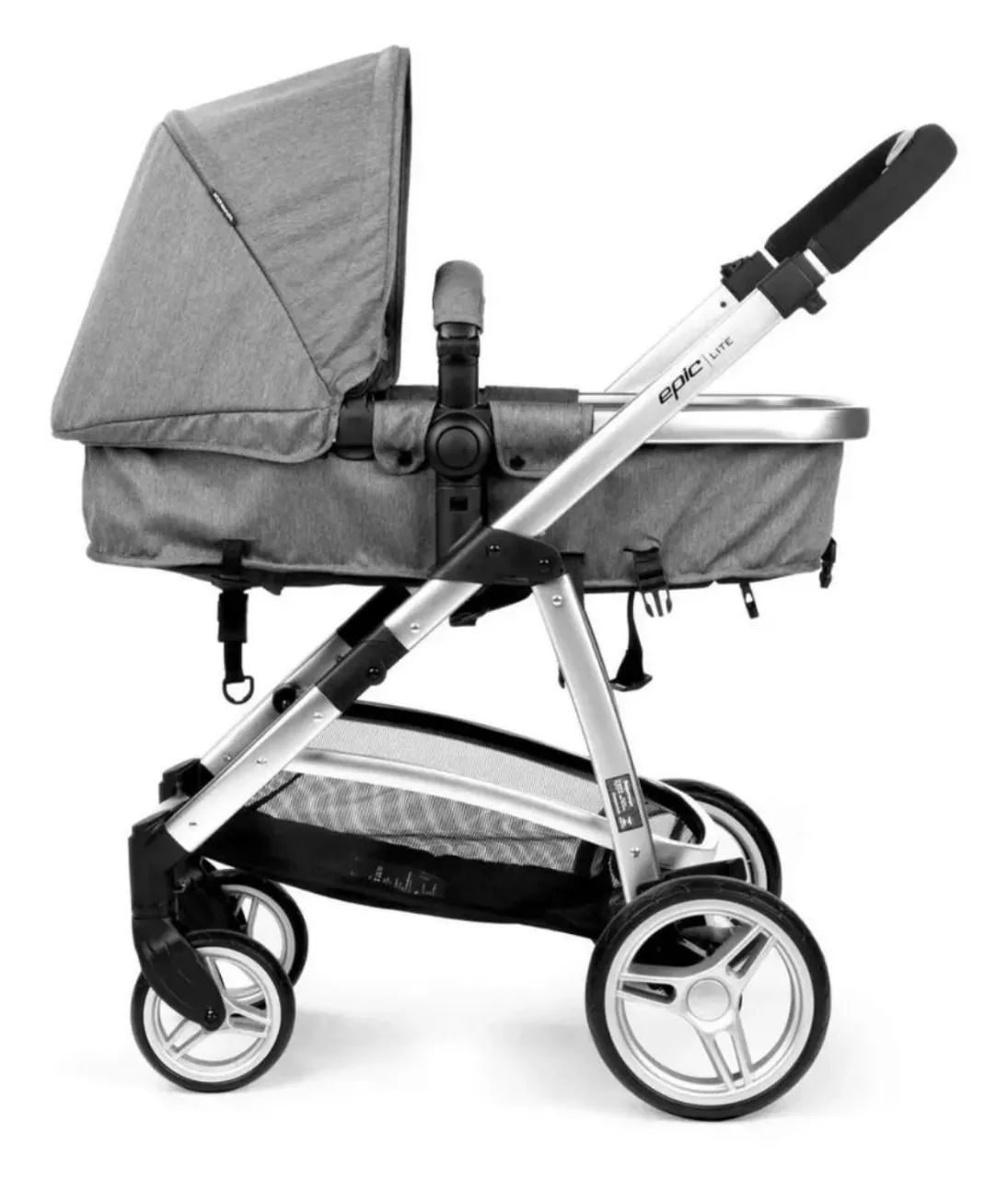 Carrinho de bebê infantil com bebê conforto - Foto 3