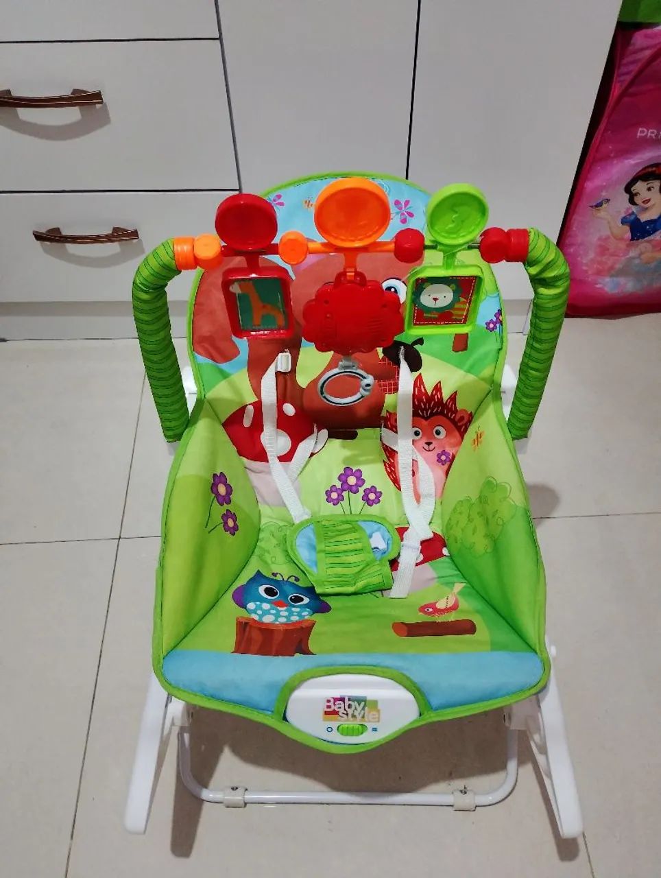 Cadeirinha para bebê que vibra e troca musica - Foto 2