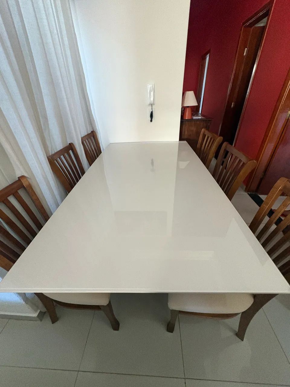 Mesa de Madeira Maciça com Tampo Branco de Vidro