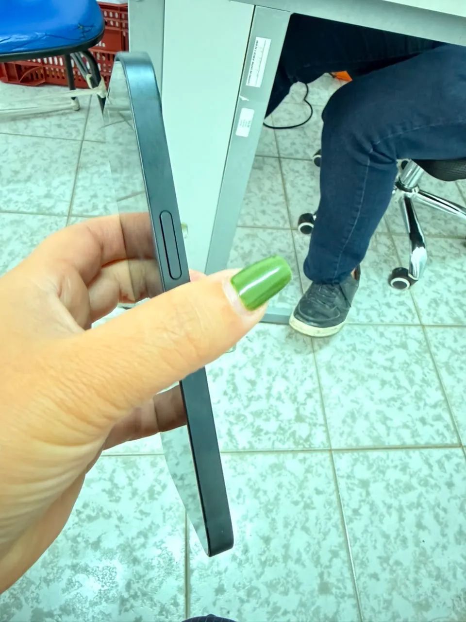 iPhone 16e  - Foto 2