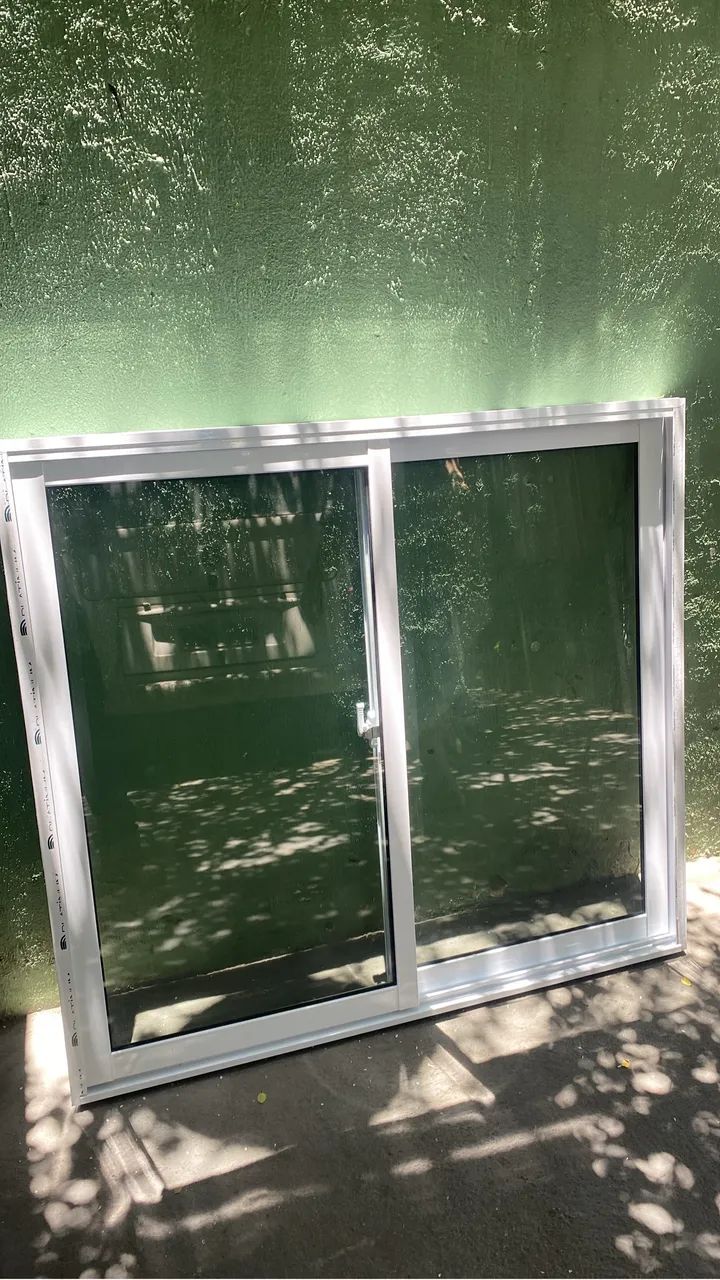Janela de alumínio com vidro  - Foto 2