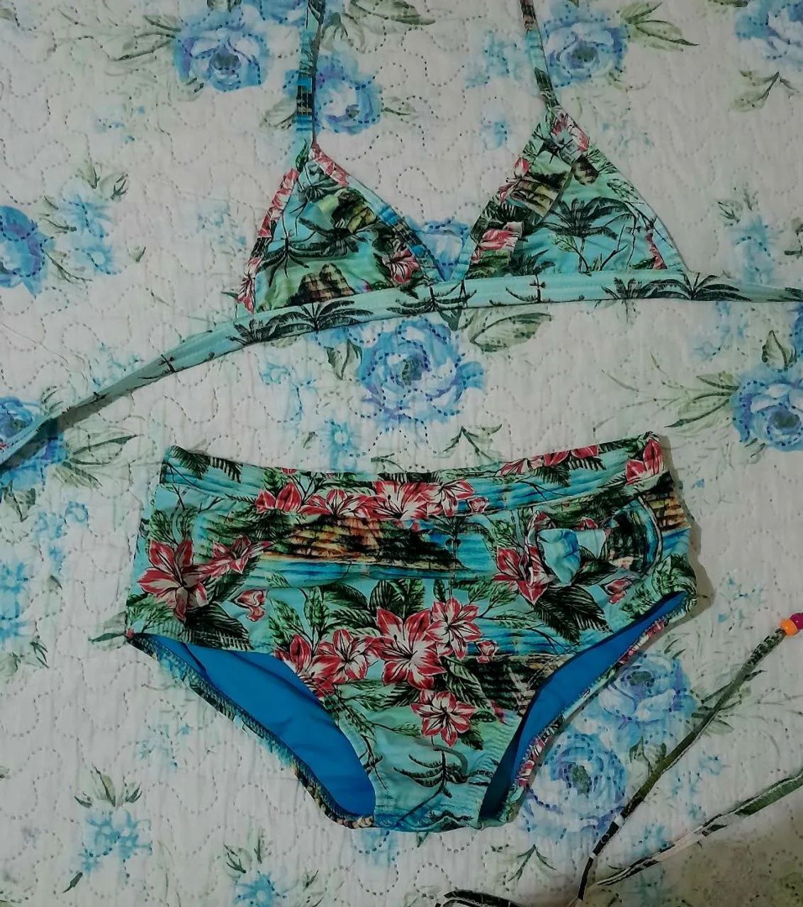 Roupa de praia infantil