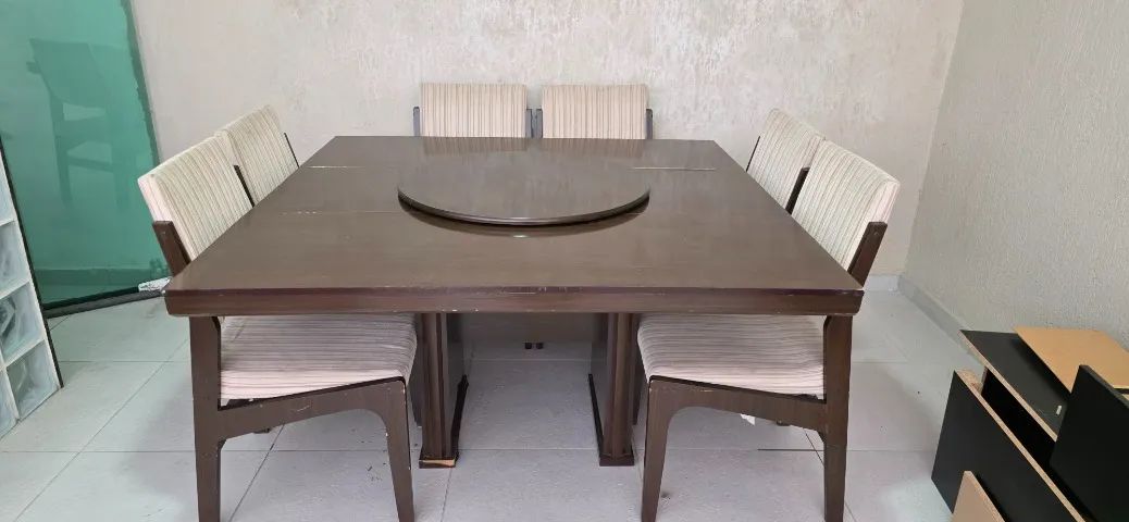 Mesa de jantar quadrada + 6 cadeiras