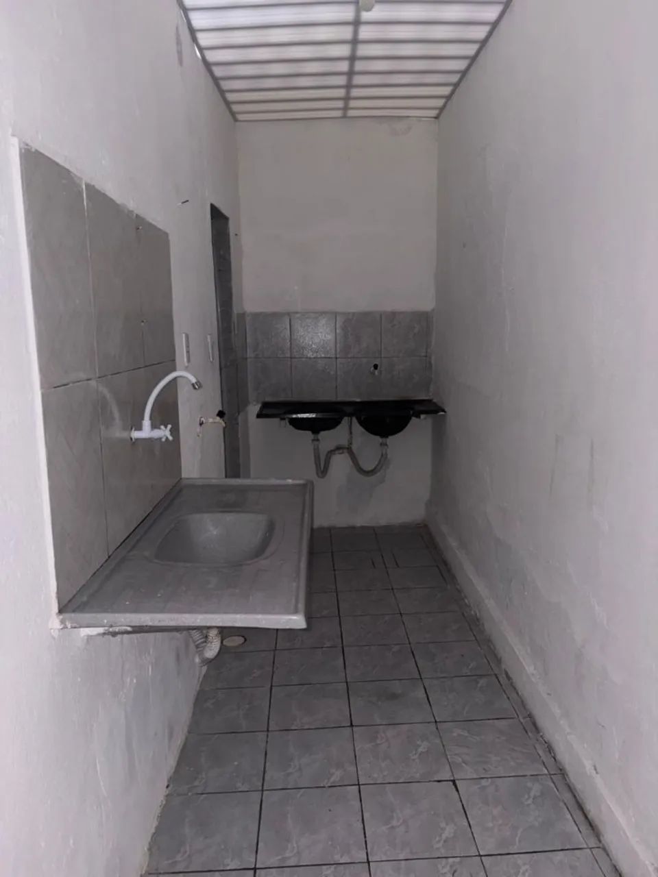 Alugo casa com 02 quartos próximo a Frei Cirilo na Messejana - Foto 4