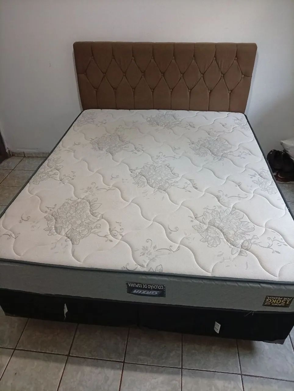 Vendo cama Queencom cabeceira 