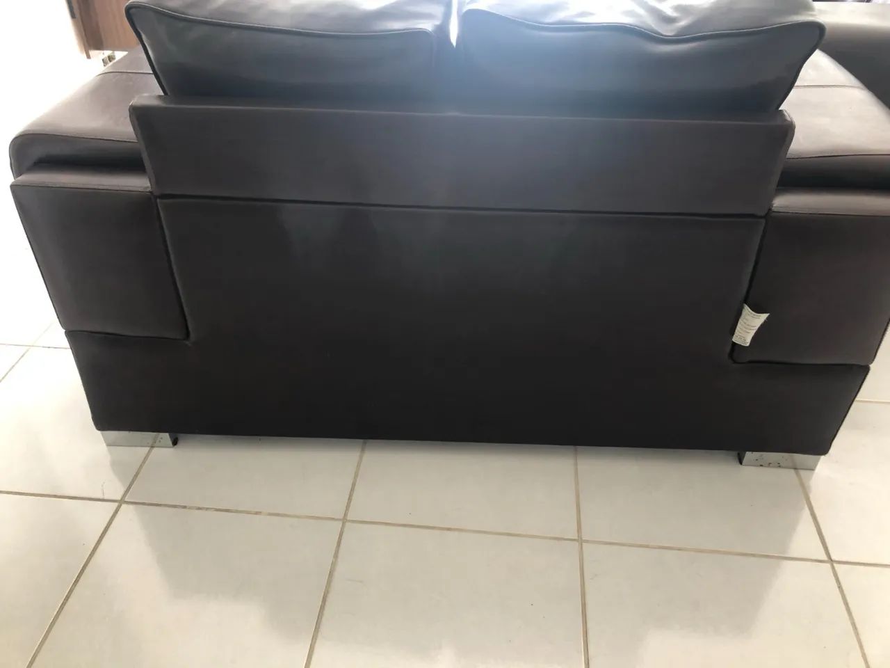 Conjunto Sofá 3 e 2 Lugares Corino PU - Marrom semi Novo - Foto 5