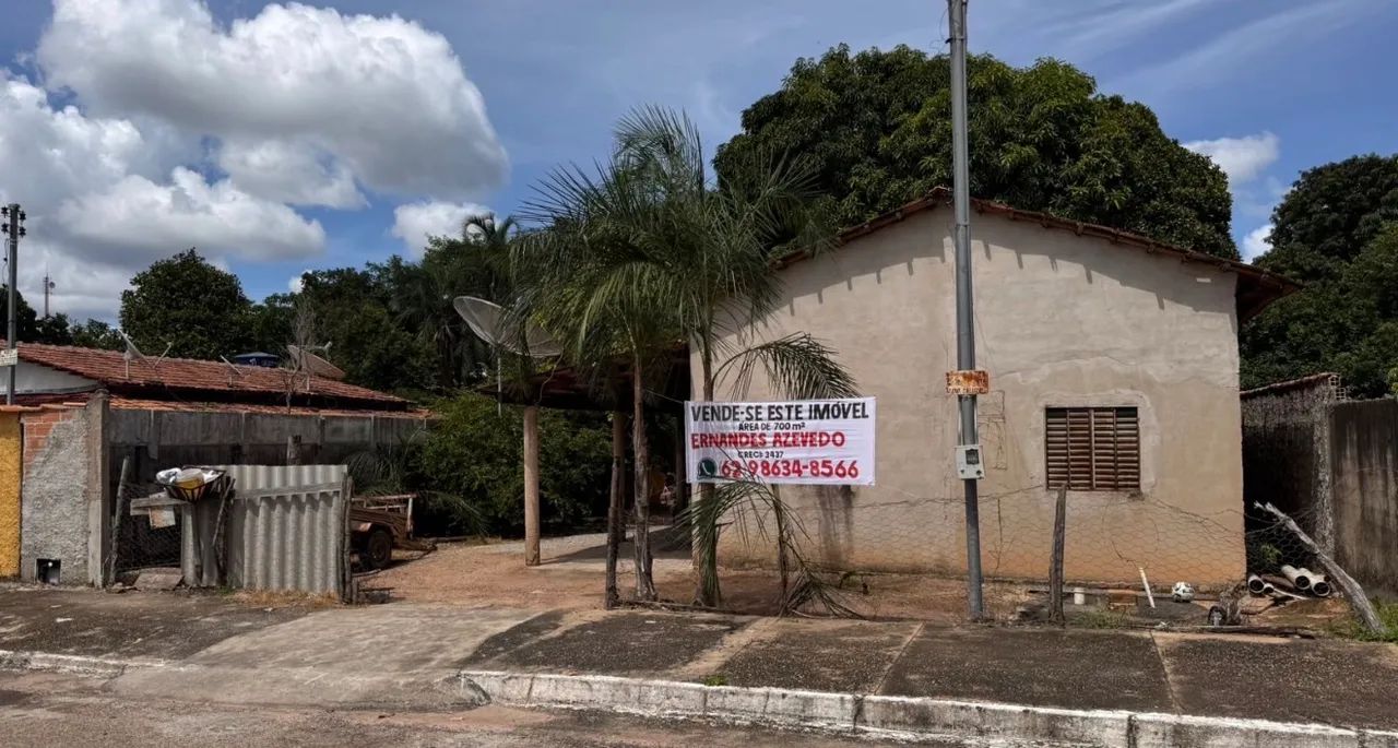 Vende-se casa em Aruanã 
