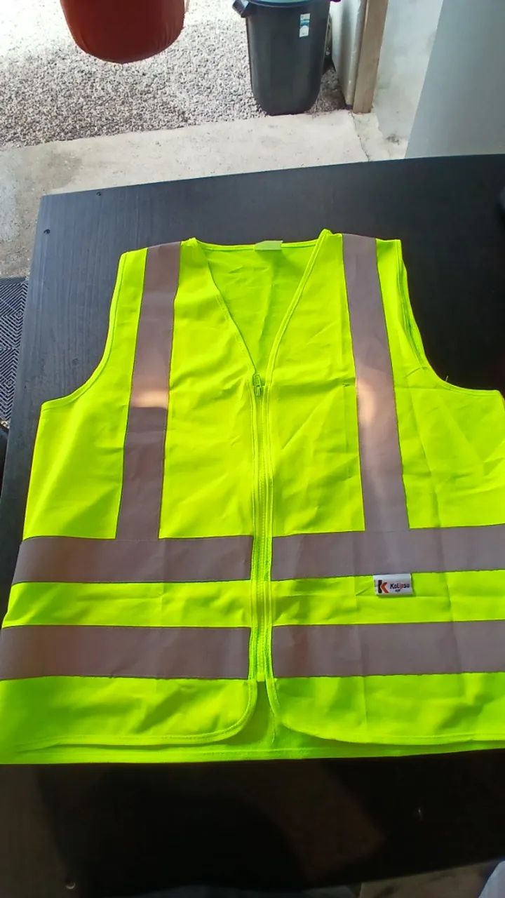 Colete refletivo e sapatão  - Foto 4