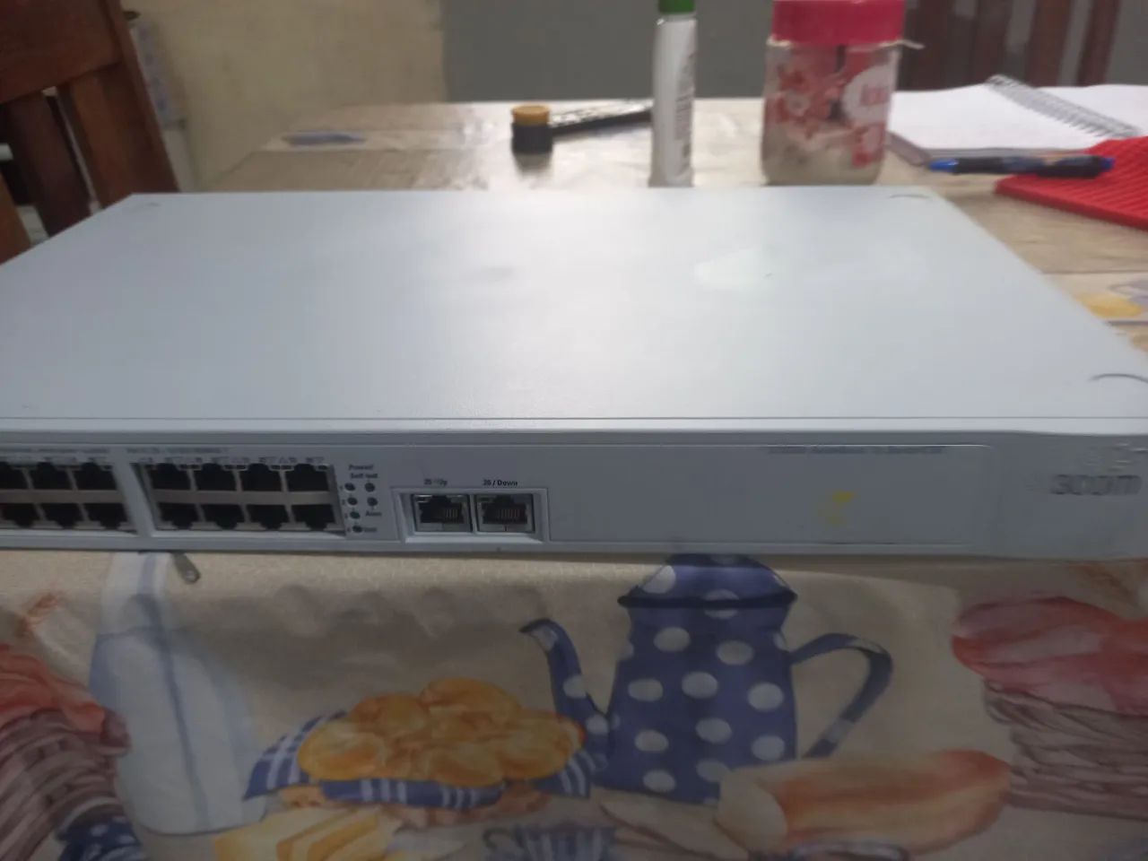 Vendo esse switch 26 portas 2 giga bits da 3com e 1 hp 24 e controlador