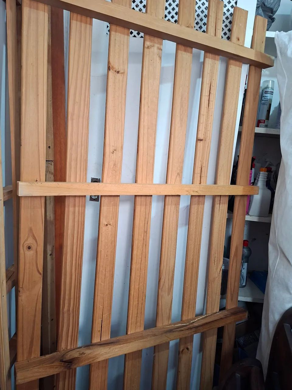 Cama solteiro madeira maciça mogno para colchão de 90 cm, com colchão com capa de proteção - Foto 3