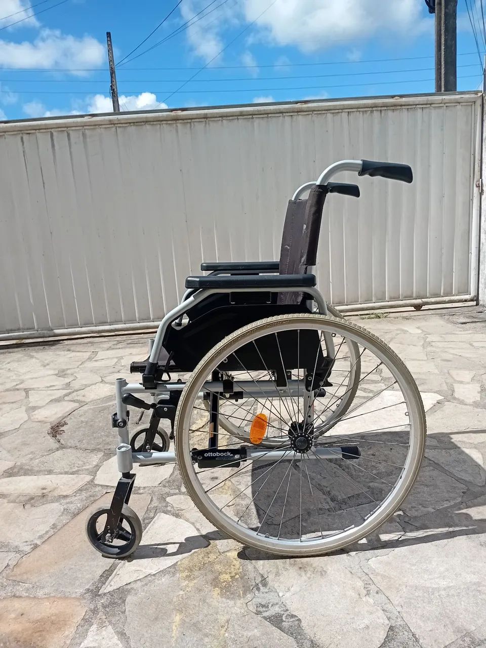 Vendo cadeira de rodas  - Foto 4