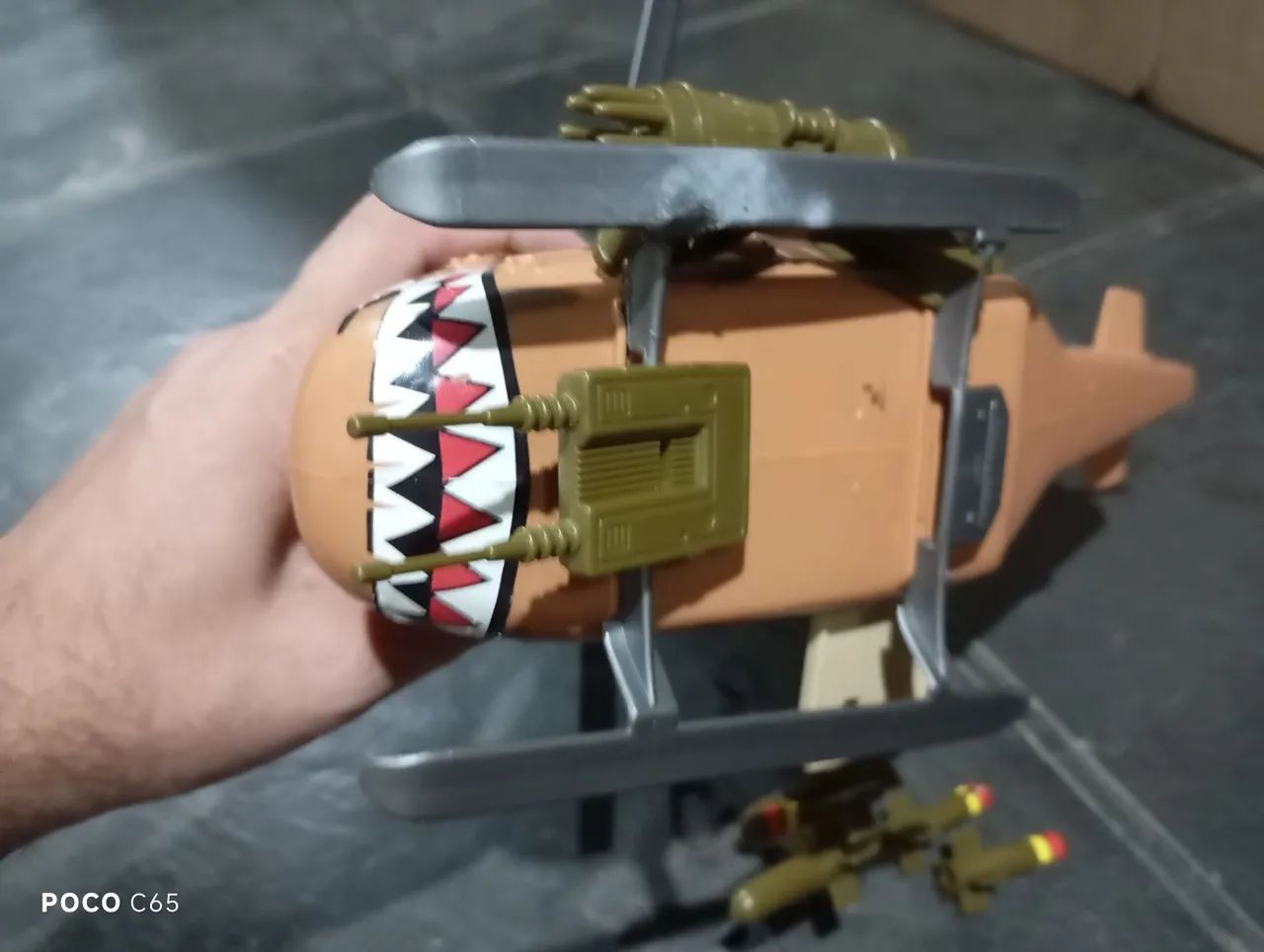 Helicóptero antigo SOS comandos Gulliver + boneco  - Foto 4