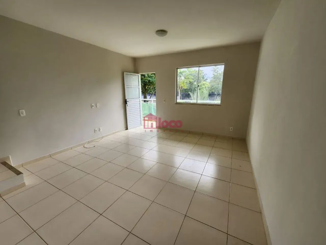 Casa de rua : Duplex / 2 quartos / Inhoaíba