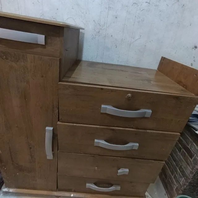 Cômoda 5 gavetas ouço uso
