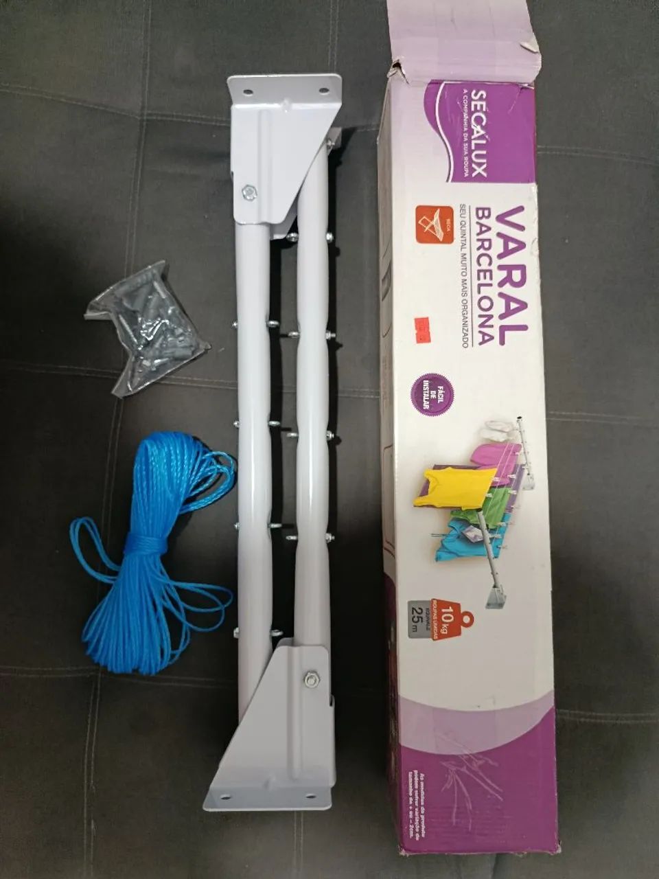 Varal retrátil de parede 