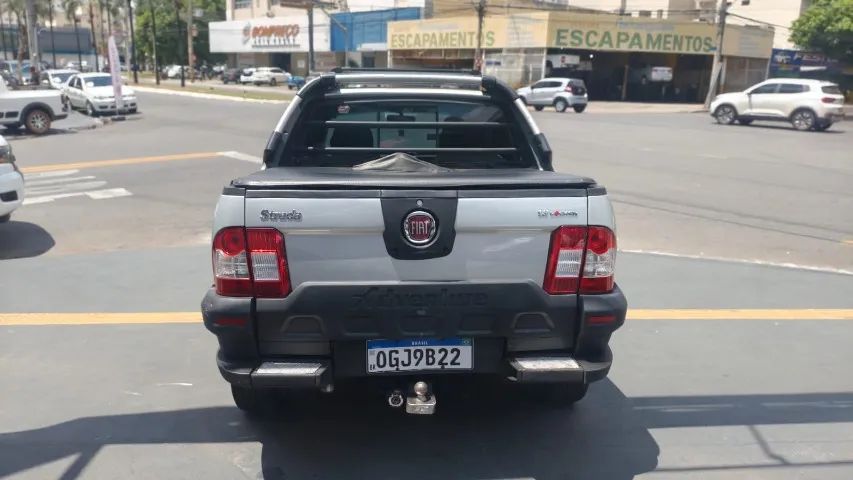 Fiat Strada Adv.1.8 16V Dualogic Flex CD 2012 - Foto 2