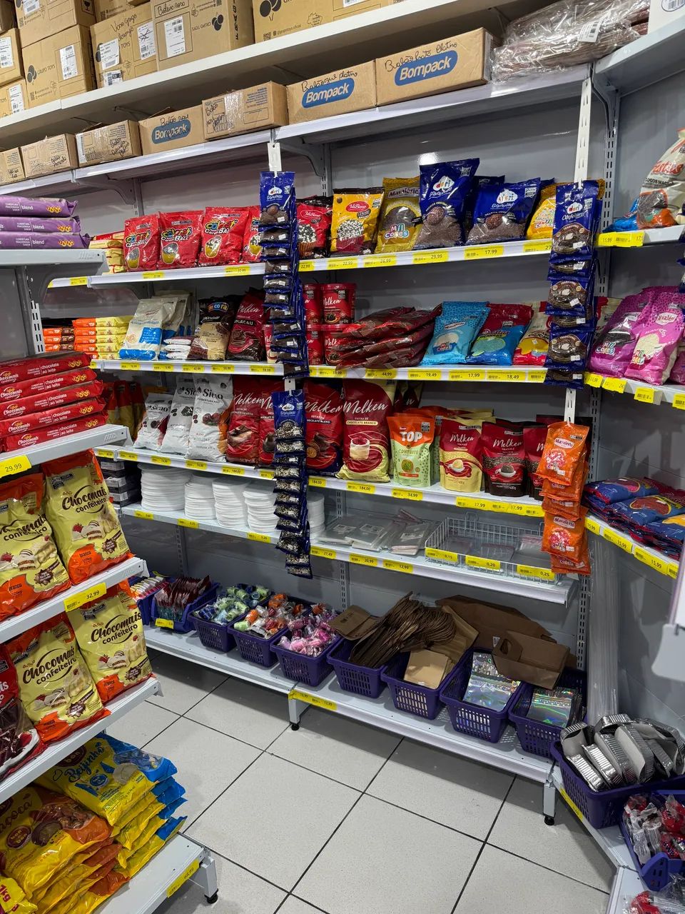 Vende-se loja de artigos de festas 