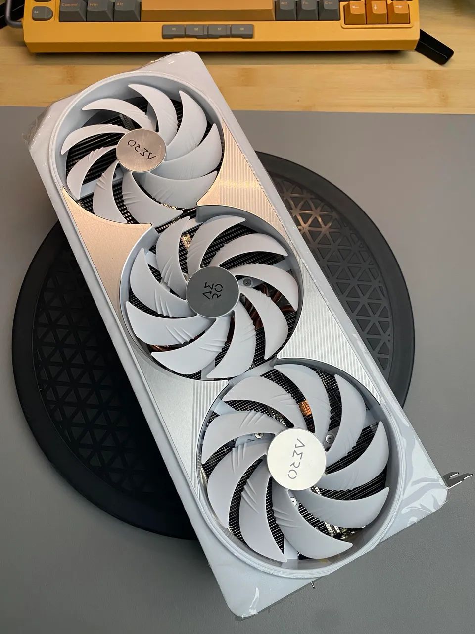  GIGABYTE RTX 4090 AERO OC 24GB  - Foto 2