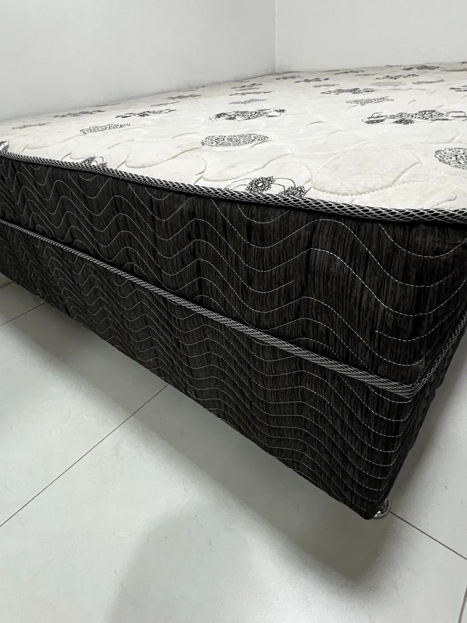 Cama box - Ortobom com molas integradas 1,86 x 1,38