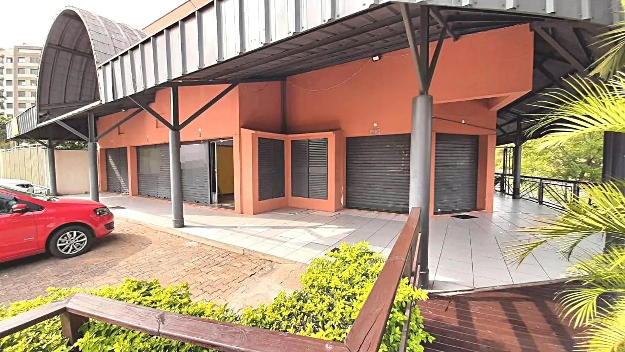 Loja COMERCIAL em Porto Alegre - RS, Cavalhada