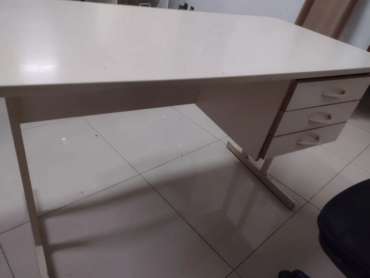 Mesa e cadeira de escritório  - Foto 3
