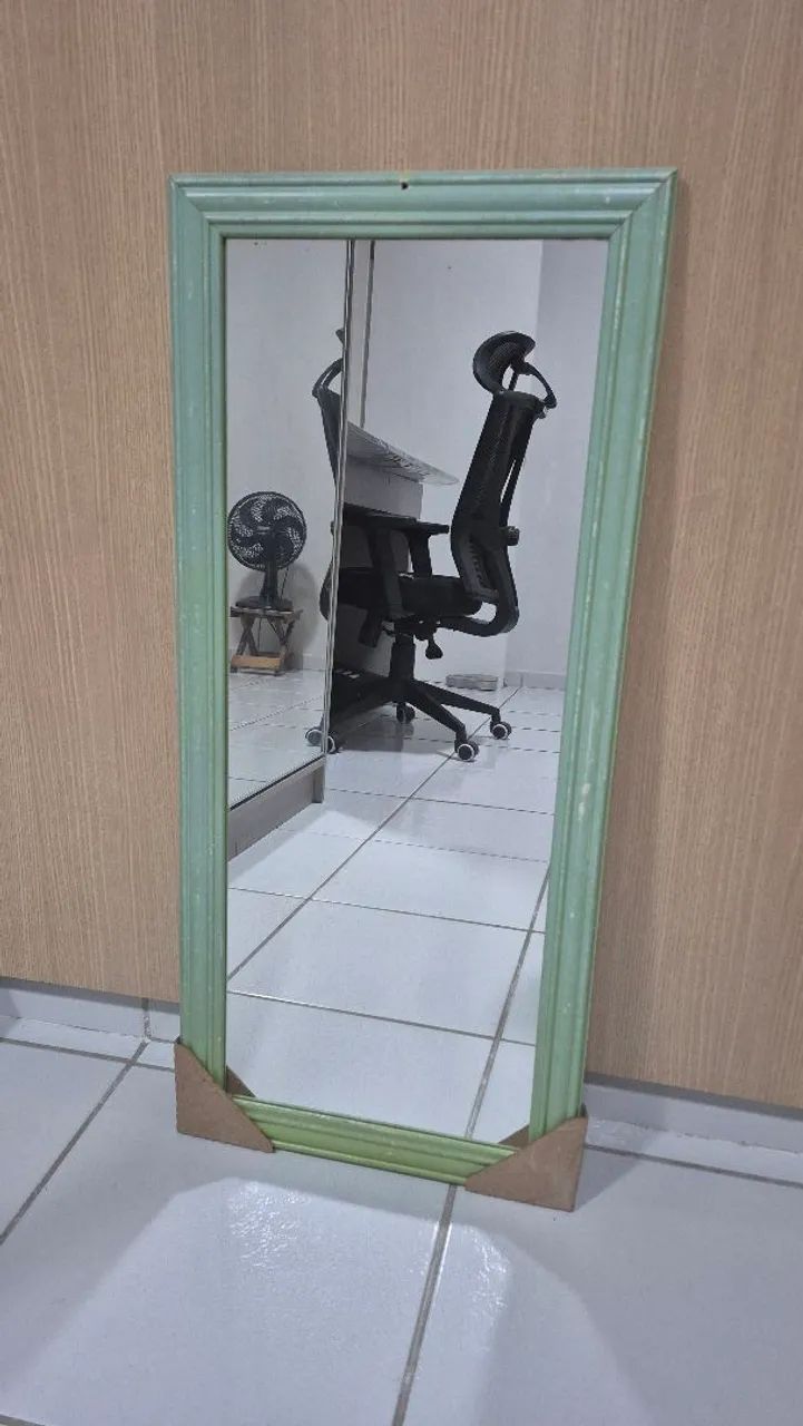Espelho retangular com moldura  - Foto 2