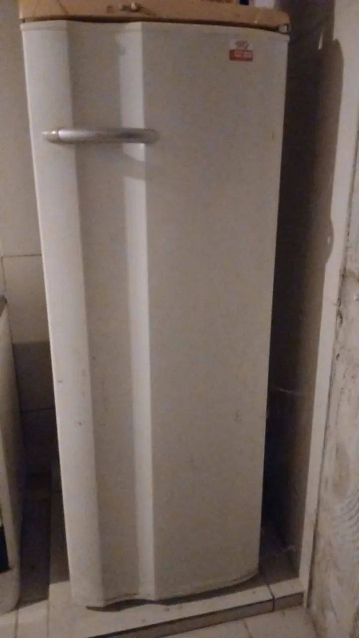 Geladeira usada em ótimo estado 