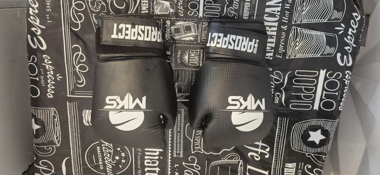 LUVA BOXE/MUAY-THAI 10 OZ