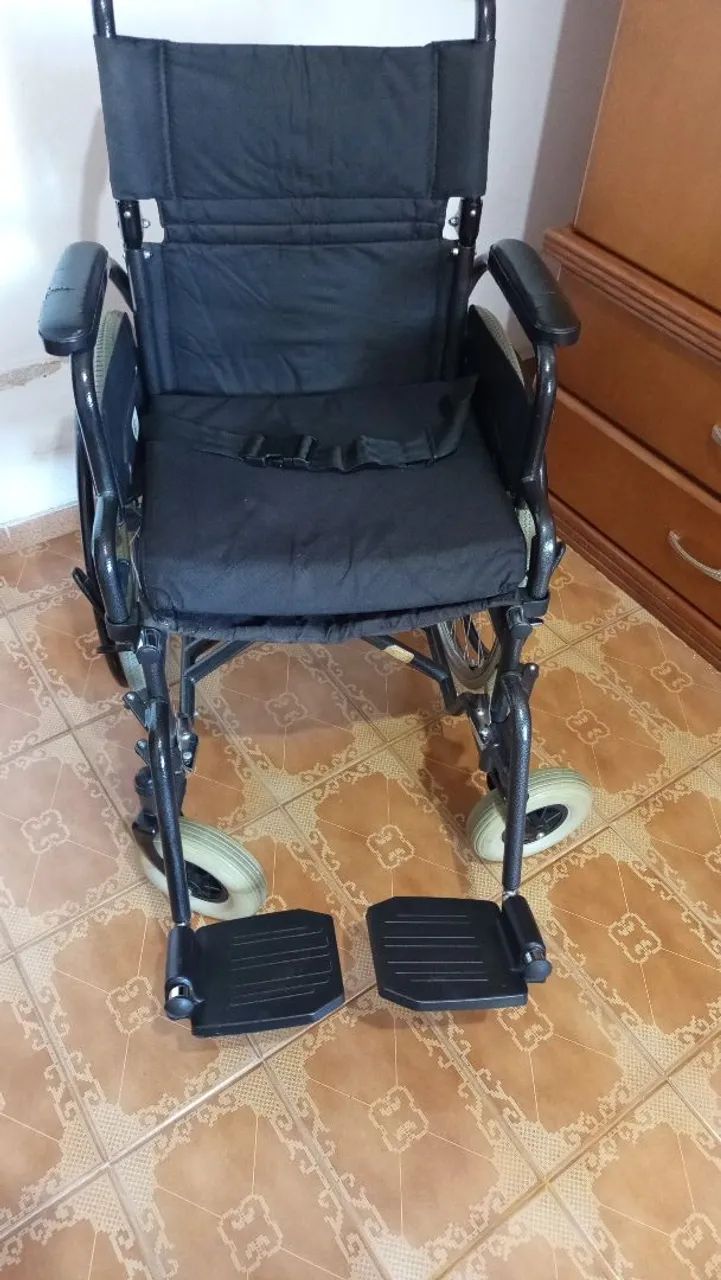 Cadeira de Rodas - Foto 4