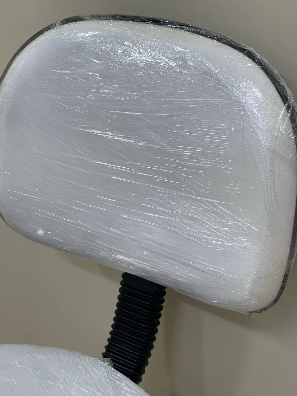 Mocho branco estética  - Foto 2
