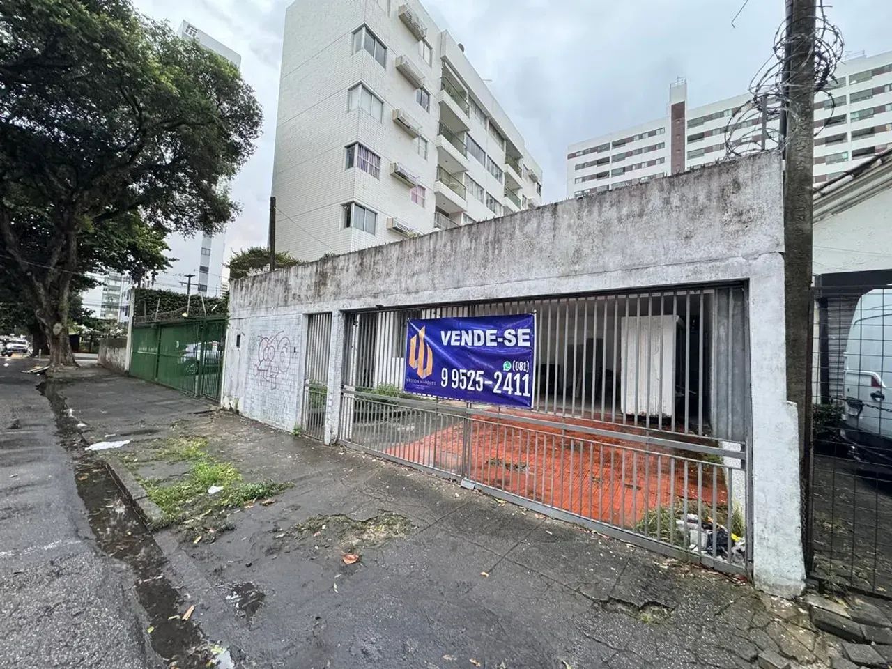 Área e galpão a venda com 300m no Bairro do Espinheiro