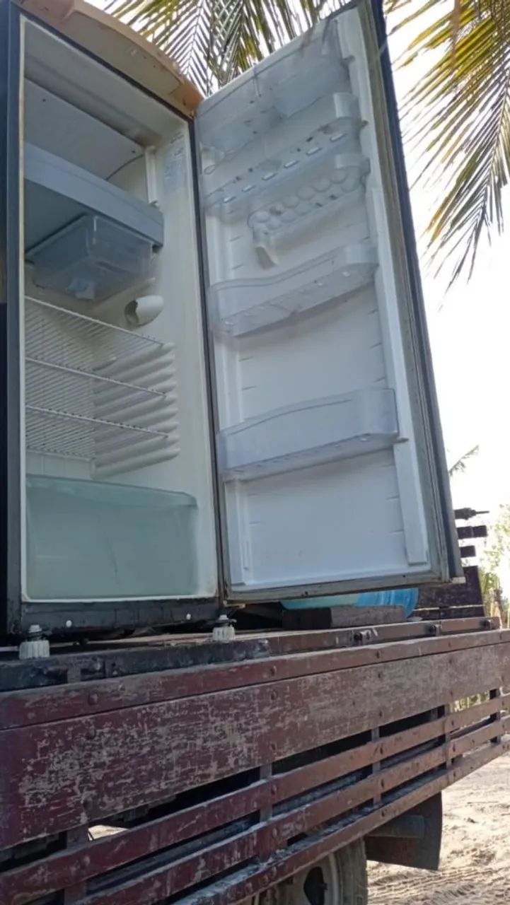 Geladeira Consul espaçosa, entrego grátis. - Foto 4