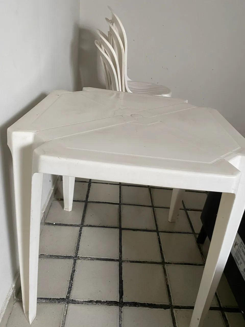 Vendo conjunto de mesa e cadeira  - Foto 2